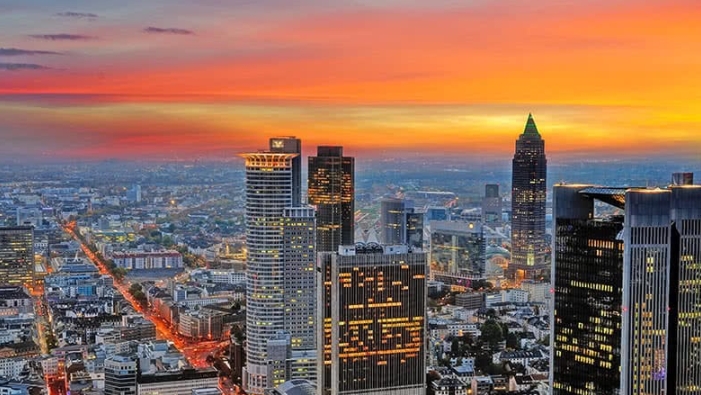 Commerzbank: Kursfantasie durch Unicredit-Flirt und ein moderates 11,4er KGV